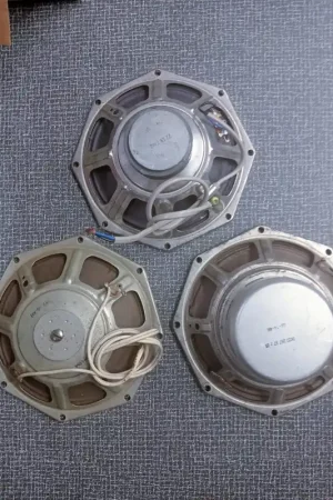 3 oude inbouwspeakers 154 mm Populair