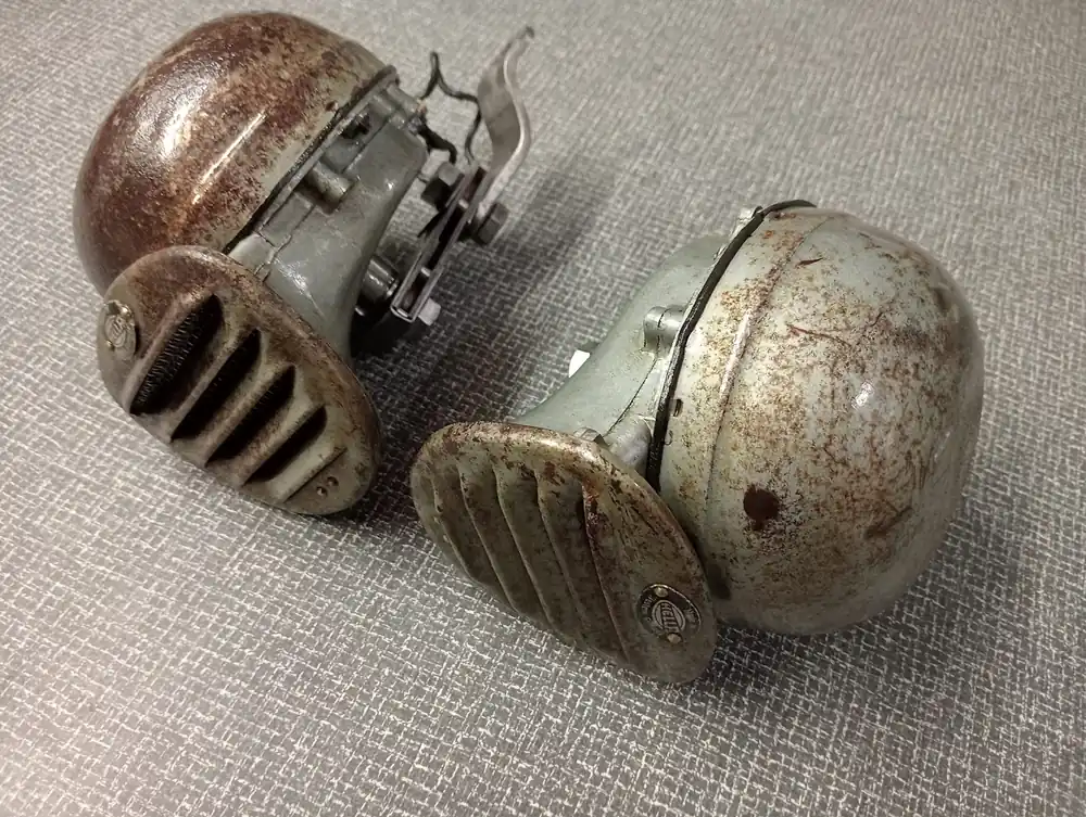 2 Hella Fanfare klaxons 50’s oa VW en Porsche Gratis Retour