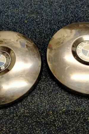 2 wieldoppen BMW Veilige Betaling